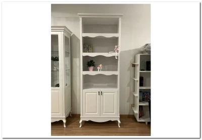 Стеллаж Авиньон с дверками из массива бука